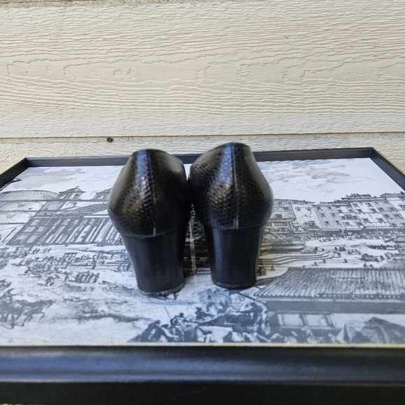 Salvatore Ferragamo black snakeskin leather square toe pumps 8AA narrow - Picture 4 of 11